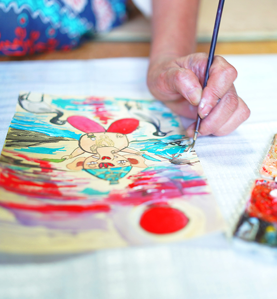 持ち主と共に「成長する絵」